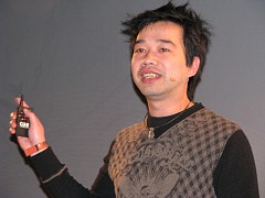 画像ギャラリー No.005のサムネイル画像 / ［GDC2008＃06］脳波で動かすゲームコントローラEmotiv EPOCは，2008年冬に299ドルで発売に