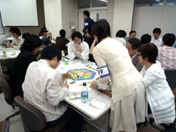 画像ギャラリー No.009のサムネイル画像 / デジタルゲーム開発者を対象に,ボードゲームのデザインを考えるワークショップ開催。講師は“あの”鈴木銀一郎氏