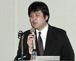 画像ギャラリー No.002のサムネイル画像 / ［OGC 2010］iPhoneは儲からない！　じゃあどうすればいいんだ？　新清士氏が語る次世代アプリの目指すべきもの