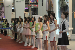 画像ギャラリー No.004のサムネイル画像 / ［G-Star 2011］恒例のコンパニオン写真集を掲載。過去最大規模となったG-Starの見どころはオンラインゲームだけじゃない？