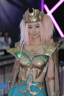 画像ギャラリー No.071のサムネイル画像 / ［G-Star 2011］恒例のコンパニオン写真集を掲載。過去最大規模となったG-Starの見どころはオンラインゲームだけじゃない？