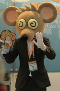 画像ギャラリー No.092のサムネイル画像 / ［G-Star 2011］恒例のコンパニオン写真集を掲載。過去最大規模となったG-Starの見どころはオンラインゲームだけじゃない？