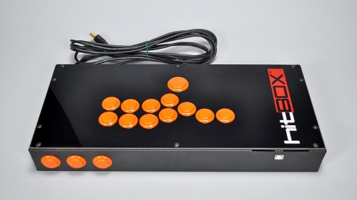 画像ギャラリー No.005のサムネイル画像 / 格闘ゲーム用“レバーレス”コントローラ「Hit Box」レビュー。「理論最速」を夢見るキワモノの実用性や如何に