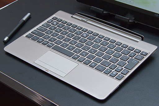 画像ギャラリー No.017のサムネイル画像 / ASUS，“Transformer Prime”こと「Eee Pad TF201」を1月21日発売。価格は6万9800円（税込）