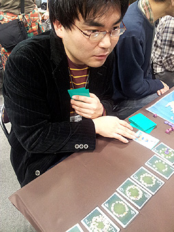 画像ギャラリー No.005のサムネイル画像 / 「ゲームマーケット2012大阪」が開催。当初の不安を覆し,アナログゲームの盛り上がりが強く感じられるイベントに