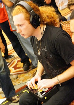 画像ギャラリー No.003のサムネイル画像 / ［EVO2012］格闘ゲーム用“レバーレス”コントローラ「Hit Box」の開発者，Dustin Huffer氏にミニインタビュー