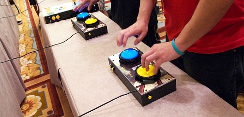 画像ギャラリー No.004のサムネイル画像 / ［EVO2012］格闘ゲーム用“レバーレス”コントローラ「Hit Box」の開発者，Dustin Huffer氏にミニインタビュー