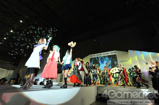 画像ギャラリー No.221のサムネイル画像 / ［TGS 2012］総勢200名近いコスプレイヤーが集まった「COSPLAY COLLECTION NIGHT＠TGS」をフォトレポート