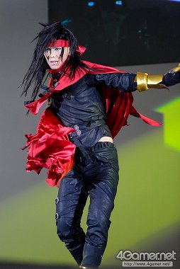 画像ギャラリー No.040のサムネイル画像 / ［TGS 2013］約200名ものコスプレイヤーがパフォーマンスを披露した「Cosplay Collection Night」をフォトレポート