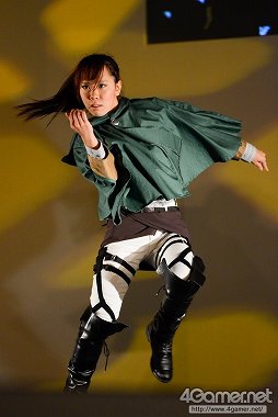 画像ギャラリー No.060のサムネイル画像 / ［TGS 2013］約200名ものコスプレイヤーがパフォーマンスを披露した「Cosplay Collection Night」をフォトレポート