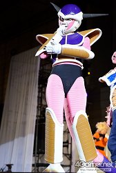 画像ギャラリー No.098のサムネイル画像 / ［TGS 2013］約200名ものコスプレイヤーがパフォーマンスを披露した「Cosplay Collection Night」をフォトレポート