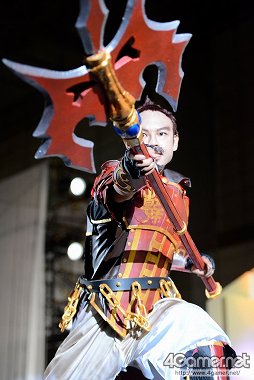 画像ギャラリー No.166のサムネイル画像 / ［TGS 2013］約200名ものコスプレイヤーがパフォーマンスを披露した「Cosplay Collection Night」をフォトレポート