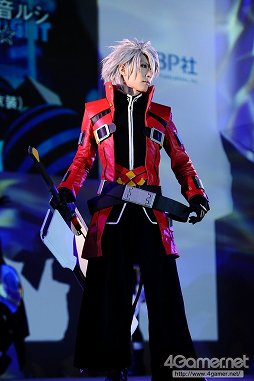 画像ギャラリー No.186のサムネイル画像 / ［TGS 2013］約200名ものコスプレイヤーがパフォーマンスを披露した「Cosplay Collection Night」をフォトレポート