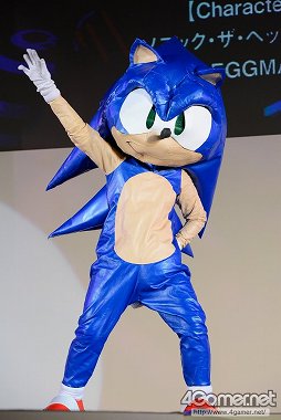 画像ギャラリー No.197のサムネイル画像 / ［TGS 2013］約200名ものコスプレイヤーがパフォーマンスを披露した「Cosplay Collection Night」をフォトレポート