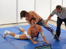 画像ギャラリー No.017のサムネイル画像 / 4Gamer×DDTプロレス@東京ゲームショウ2015,初日の配信は無事(?)終了。明日も正午にゴング!