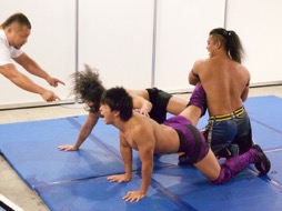 画像ギャラリー No.007のサムネイル画像 / 4Gamer×DDTプロレス＠東京ゲームショウ2015は，全試合を終了いたしました