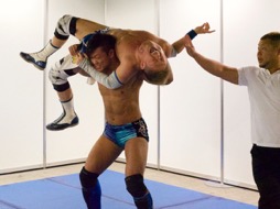 画像ギャラリー No.025のサムネイル画像 / 4Gamer×DDTプロレス＠東京ゲームショウ2015は，全試合を終了いたしました