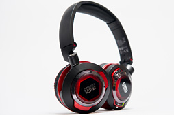 画像ギャラリー No.002のサムネイル画像 / 【PR】自宅のガチプレイから外出まで。「Sound Blaster EVO Zx」は万能ヘッドセットだった