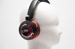 画像ギャラリー No.004のサムネイル画像 / 【PR】自宅のガチプレイから外出まで。「Sound Blaster EVO Zx」は万能ヘッドセットだった