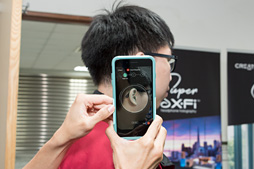 画像ギャラリー No.005のサムネイル画像 / ［COMPUTEX］スマホで耳と顔の写真を撮るだけで，あなたのためにヘッドフォンのサウンドをフルチューン!? Creativeの新技術「Super X-Fi」を聞いてきた