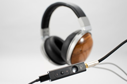 画像ギャラリー No.064のサムネイル画像 / Creative「SXFI AMP」レビュー。最先端のバーチャルサラウンドヘッドフォン技術を採用した「尖りすぎ」なUSBサウンドデバイス