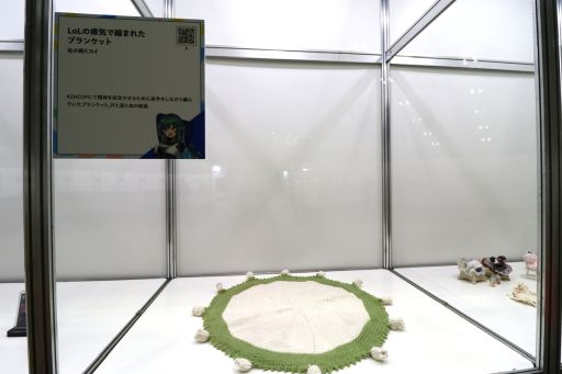 画像ギャラリー No.013のサムネイル画像 / 「にじフェス2026」美術室＆資料室レポート。ライバーの私物，新人たちによるエモ写真展示，会場イチ目立つ月ノ美兎巨大バルーンまで目白押し