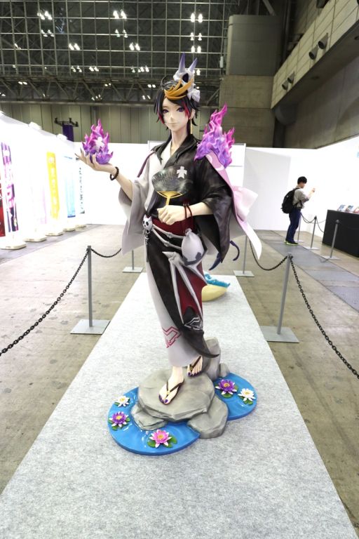 画像ギャラリー No.042のサムネイル画像 / 「にじフェス2026」美術室＆資料室レポート。ライバーの私物，新人たちによるエモ写真展示，会場イチ目立つ月ノ美兎巨大バルーンまで目白押し