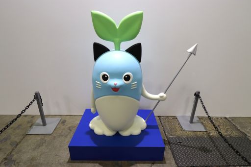 画像ギャラリー No.047のサムネイル画像 / 「にじフェス2026」美術室＆資料室レポート。ライバーの私物，新人たちによるエモ写真展示，会場イチ目立つ月ノ美兎巨大バルーンまで目白押し