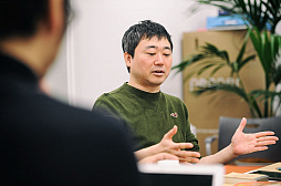 画像ギャラリー No.035のサムネイル画像 / La MirageのAmie氏とROBINのまんがコーナーのROBIN氏を招いた座談会「MMO今昔物語」。「UO」「EQ」「WoW」……MMOの黄金時代を駆け抜けたプレイヤーたち