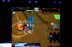 画像ギャラリー No.008のサムネイル画像 / 植松伸夫氏も登場。アーケードカードゲーム「ロード オブ ヴァーミリオン」公式大会決勝「OVER the LORD〜第1章　狂宴への招待状〜」の模様をレポート