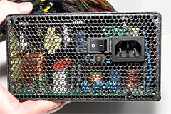 画像ギャラリー No.004のサムネイル画像 / CeBIT 2008から見えてきた，ハイエンド電源ユニットのトレンド
