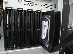画像ギャラリー No.009のサムネイル画像 / ［COMPUTEX 2008＃04］ゲーマー向けブランド「Raven」を立ち上げるSilverStone，個性的な冷却仕様のPCケースを公開
