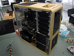 画像ギャラリー No.018のサムネイル画像 / ［COMPUTEX 2008＃04］ゲーマー向けブランド「Raven」を立ち上げるSilverStone，個性的な冷却仕様のPCケースを公開