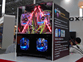 ［COMPUTEX 2008＃06］ゲームの4人同時対戦を可能にする“4PC in 1”な1台「DENUBE」