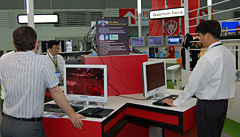 画像ギャラリー No.003のサムネイル画像 / ［COMPUTEX 2008＃06］ゲームの4人同時対戦を可能にする“4PC in 1”な1台「DENUBE」