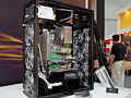［COMPUTEX 2008＃20］ファンレス＋液冷と直列ファン冷却仕様，2種類の個性的なPCケースをThermalrightが展示