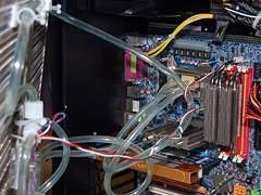 画像ギャラリー No.003のサムネイル画像 / ［COMPUTEX 2008＃20］ファンレス＋液冷と直列ファン冷却仕様，2種類の個性的なPCケースをThermalrightが展示