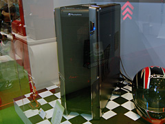 画像ギャラリー No.037のサムネイル画像 / ［COMPUTEX 2008＃26］ゲーマー向けPCケースは「見た目より機能」の時代へ？