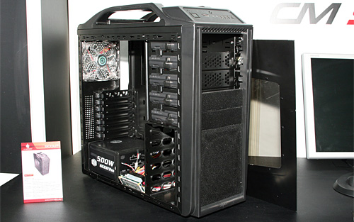 画像ギャラリー No.002のサムネイル画像 / Cooler Master,防滴仕様のゲーマー向けPCケース「CM Storm Scout」をCeBIT 2009で公開