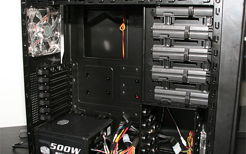 画像ギャラリー No.004のサムネイル画像 / Cooler Master,防滴仕様のゲーマー向けPCケース「CM Storm Scout」をCeBIT 2009で公開
