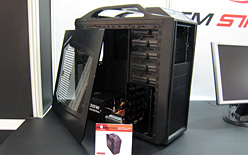 画像ギャラリー No.005のサムネイル画像 / Cooler Master,防滴仕様のゲーマー向けPCケース「CM Storm Scout」をCeBIT 2009で公開