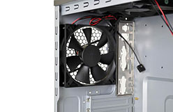 画像ギャラリー No.003のサムネイル画像 / Antecのゲーマー向けPCケース「Three Hundred」に銀色モデルが