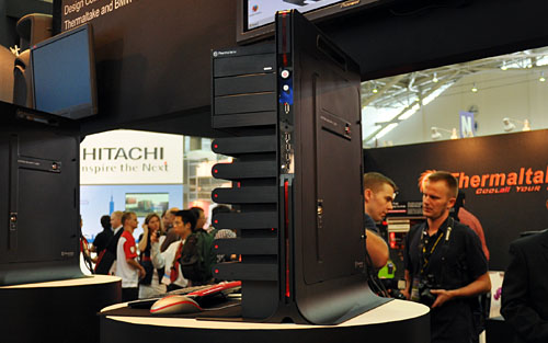 画像ギャラリー No.007のサムネイル画像 / ［COMPUTEX］熱源を完全分離。Thermaltake，創業10周年記念のゲーマー向けハイエンドケース「Level 10」を発表