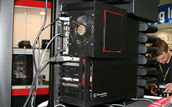 画像ギャラリー No.013のサムネイル画像 / ［COMPUTEX］熱源を完全分離。Thermaltake，創業10周年記念のゲーマー向けハイエンドケース「Level 10」を発表