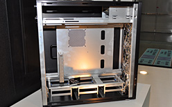画像ギャラリー No.005のサムネイル画像 / ［COMPUTEX］Thermalright，冷却性能徹底重視のPCケースや，ケースファン前提のファンレス大型GPUクーラーなどを公開し，順次出荷へ