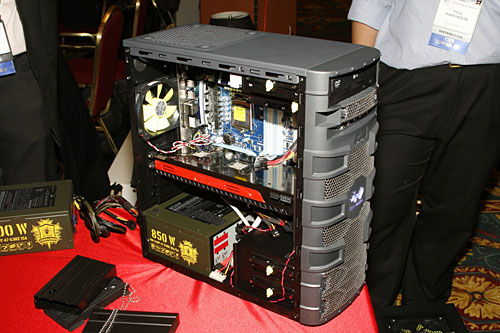 画像ギャラリー No.002のサムネイル画像 / microATX対応のミニタワーでHD 5970対応！ In Winのゲーマー向け小型PCケースが2010年3月に登場へ