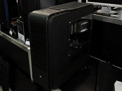 画像ギャラリー No.002のサムネイル画像 / ［COMPUTEX］SilverStone，ゲーマー向けPCケース「Raven」の第3弾に，フラグシップ＆“米びつ”PCケースを公開