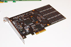 画像ギャラリー No.006のサムネイル画像 / ［COMPUTEX］OCZ，独自の高速インタフェース「HSDL」を公開。PCIe接続の廉価版やUSB 3.0接続のSSDも