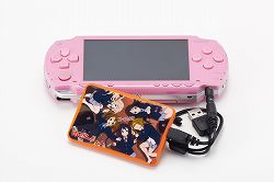 画像ギャラリー No.007のサムネイル画像 / 「けいおん!!」の汎用モバイル充電器登場。本日予約受付開始