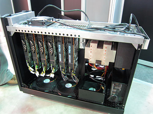 画像ギャラリー No.002のサムネイル画像 / ［COMPUTEX］速報！　SilverStoneブースに2スロット仕様のグラフィックスカード6枚に対応したPCケース現る！